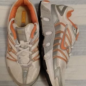 Nike Air Tri-D Sneakers